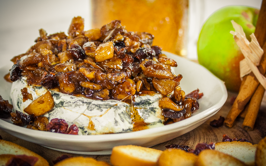 Recipe Blog - Apple Cinnamon Baked Brie - serve3