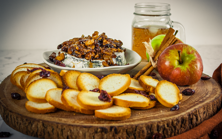 Recipe Blog - Apple Cinnamon Baked Brie - serve2