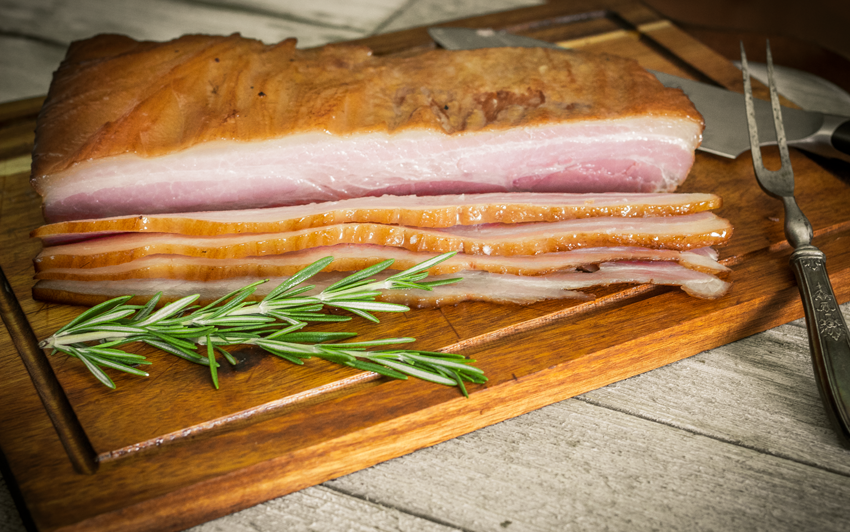 RecipeBlog - Rosemary Sugar Smoked Bacon - slicing