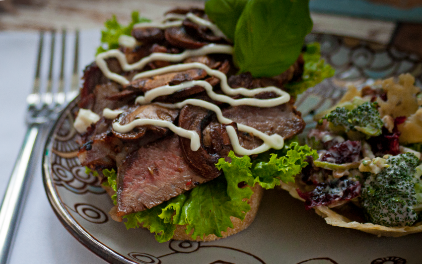 RecipeBlog - Open Face Steak Sandwich - Serve5