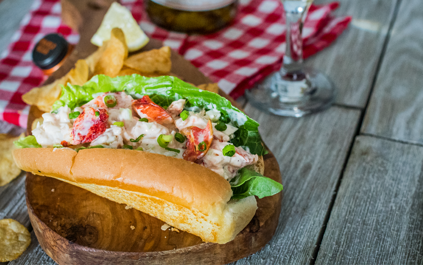 Recipe Blog - New England Style BBQ Lobster Roll - serve1