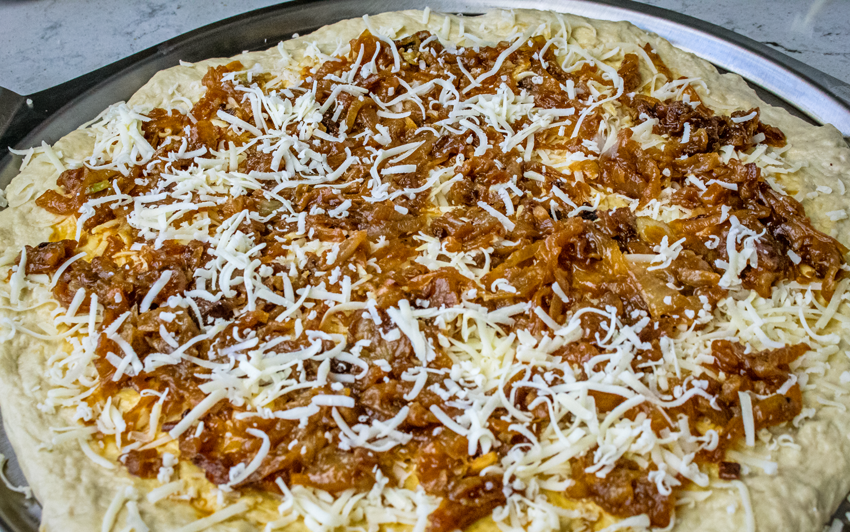 Recipe Blog - Vegetarian French Onion Pizza - tooppings