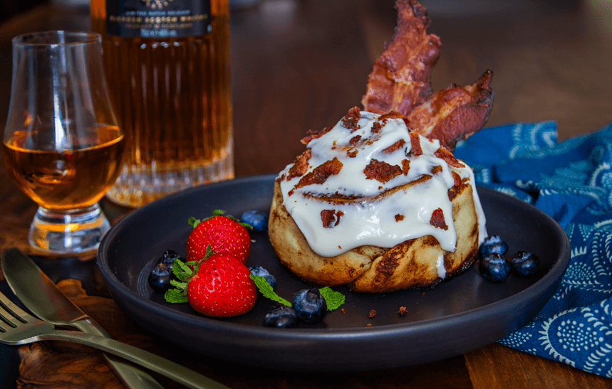 Recipe Blog - Whisky Bacon Cinnamon Buns - serve2