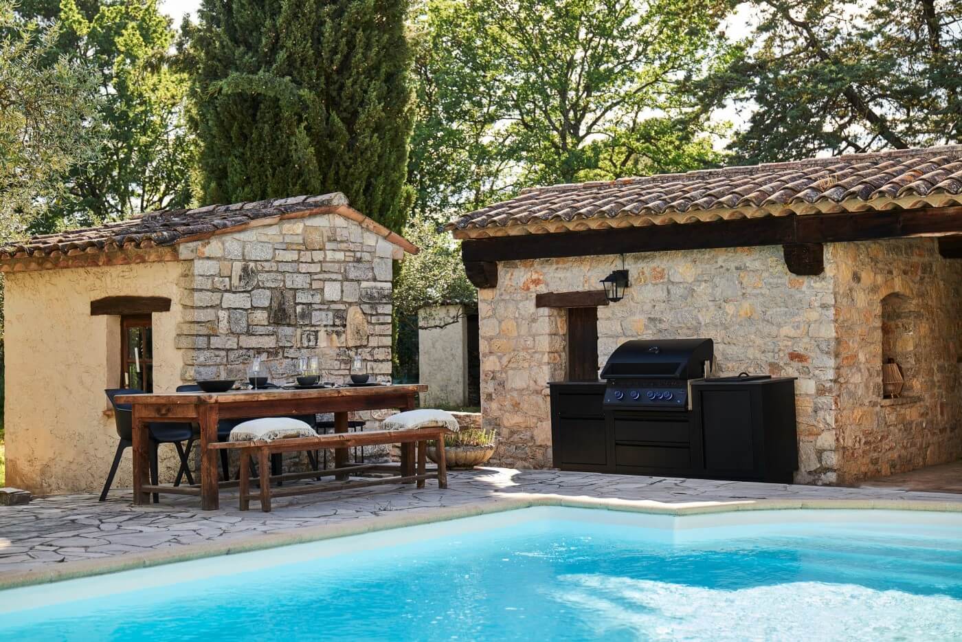 Gallery Image 10 - OASIS® 106 Outdoor Kitchen, Built-in 700 Series 32