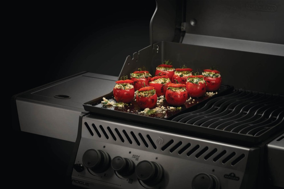 https://www.napoleon.com/sites/default/files/styles/gallery_item/public/products/56426-Web-Gallery-04-56426-High-gloss-griddle-InUse-Tomatos.jpg?itok=qC40EJ2N
